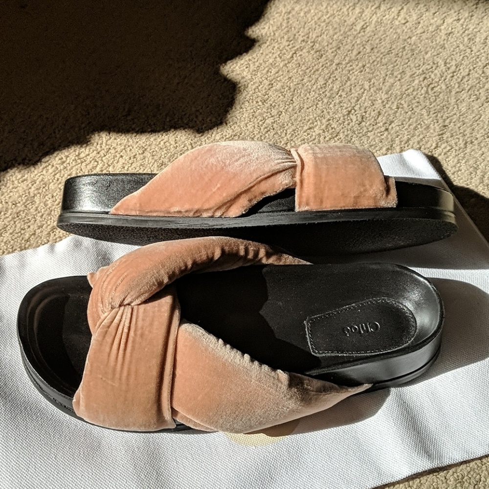 NEW Chloe Knotted Velvet Sandals Beige Rose - Picture 5 of 6
